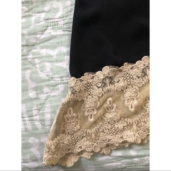 5/$25 🚨LAST CHANCE🚨 Black camisole / tank Large - Picture 3 of 4